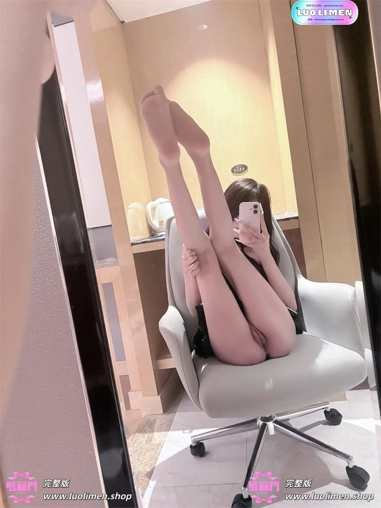 图片[4]-奈奈@Ynainaii 新作 双马尾白虎萝莉福利姬福利自慰订阅-幼萝萌妹